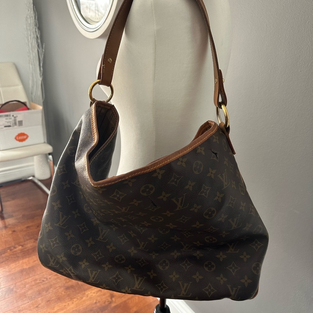 Monogrammed Louis Vuitton Delightful shoulder bag